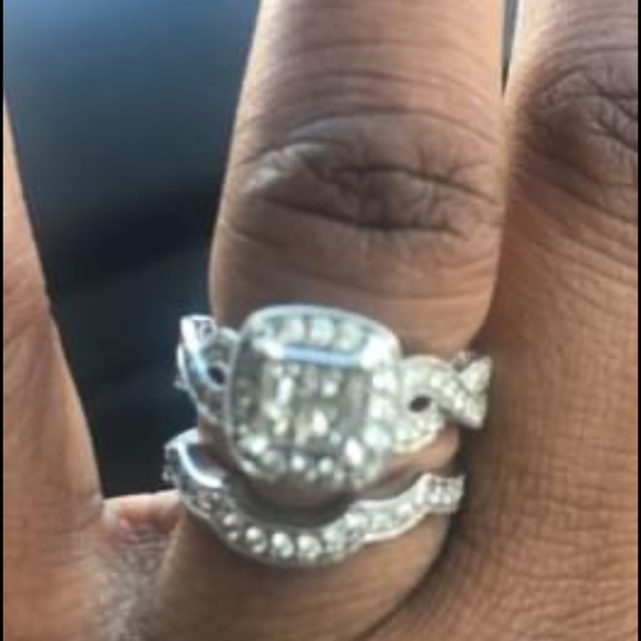 Wedding ring - Picture 2 of 4